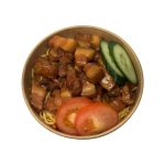 8.Svinekød i brun sauce med nudler